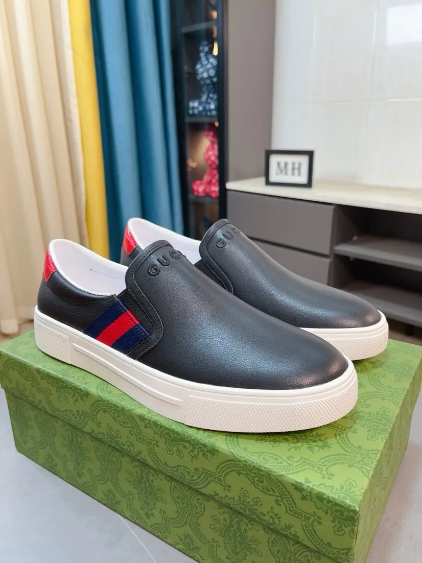 Men's shoes 💰458🌹🌹GUCCI [Gucci] New high-end brand of men's shoes, the latest fashionable casual men's shoes, trendy and versatile, relaxed and sporty style, uppers imported from Italy, first-layer cowhide, genuine leather lining, and ultra-fine workmanship. Original personalized fashionable rubber wear-resistant outsole, light and comfortable on the foot, size 38-44